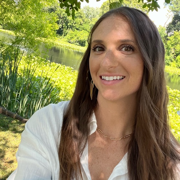 Meet your Posher, Michele - Picture 2 of 4